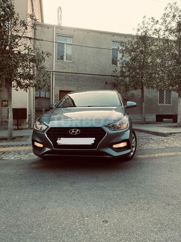 Hyundai Accent-1