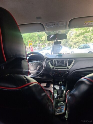 Hyundai Accent-3