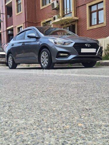 Hyundai Accent-5