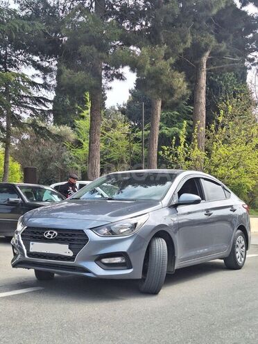 Hyundai Accent-4