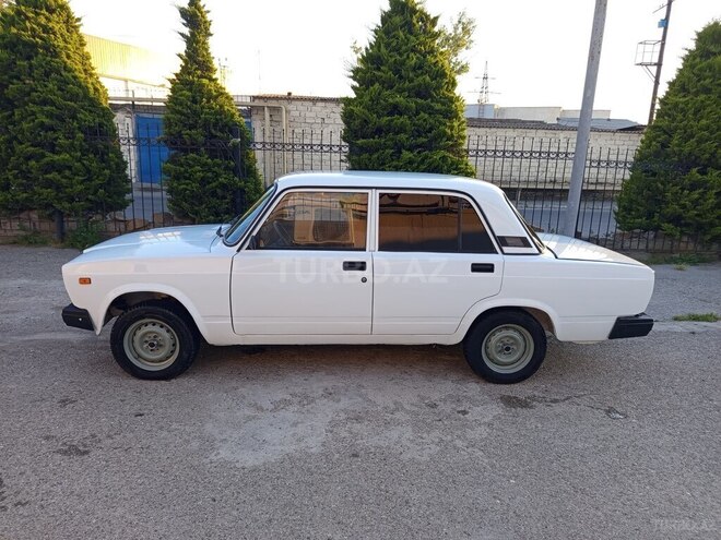 LADA (VAZ) 2107-2