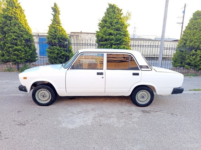 LADA (VAZ) 2107-17