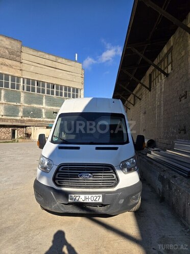 Ford Transit-5