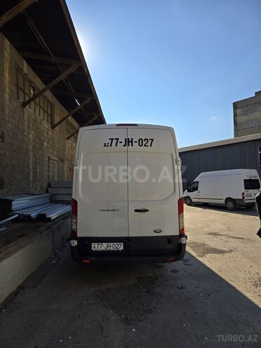 Ford Transit-8