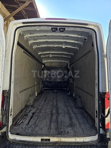 Ford Transit-7