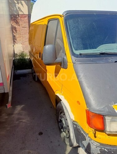 Ford Transit-3