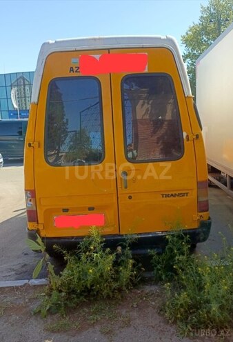 Ford Transit-4