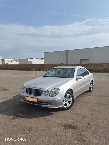Mercedes E 270-1