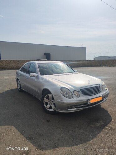 Mercedes E 270-2