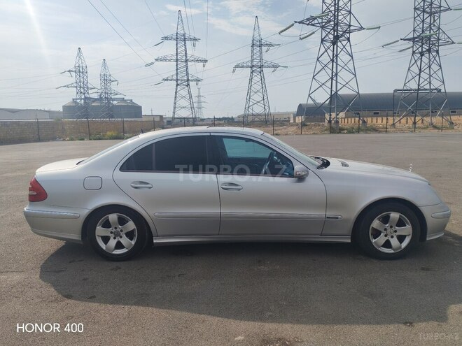 Mercedes E 270-3