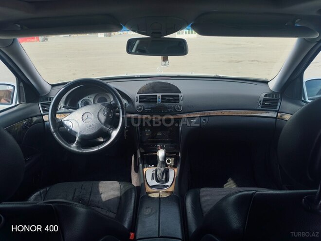 Mercedes E 270-12