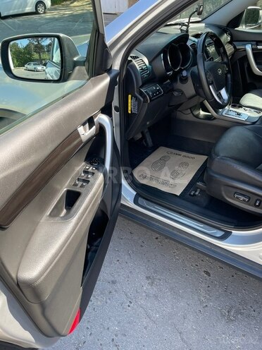 Kia Sorento-14