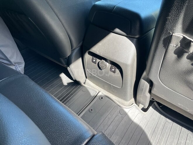 Kia Sorento-13