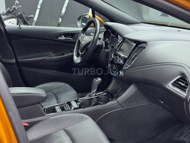 Chevrolet Cruze-12