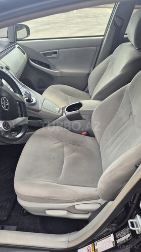 Toyota Prius-10