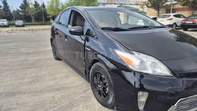 Toyota Prius-5