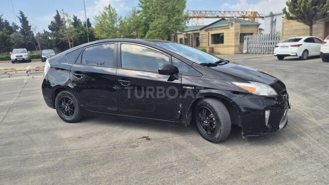 Toyota Prius-13