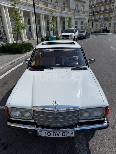 Mercedes W123-6