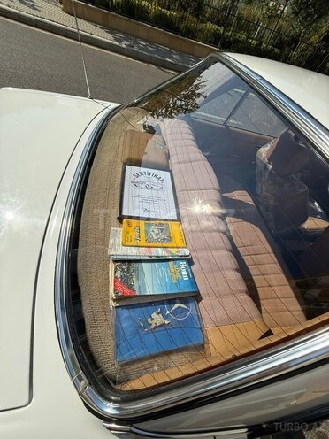 Mercedes W123-12