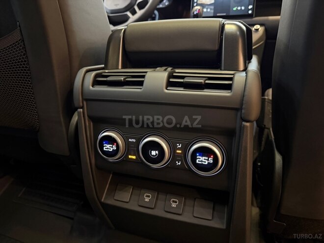 Land Rover Defender-14