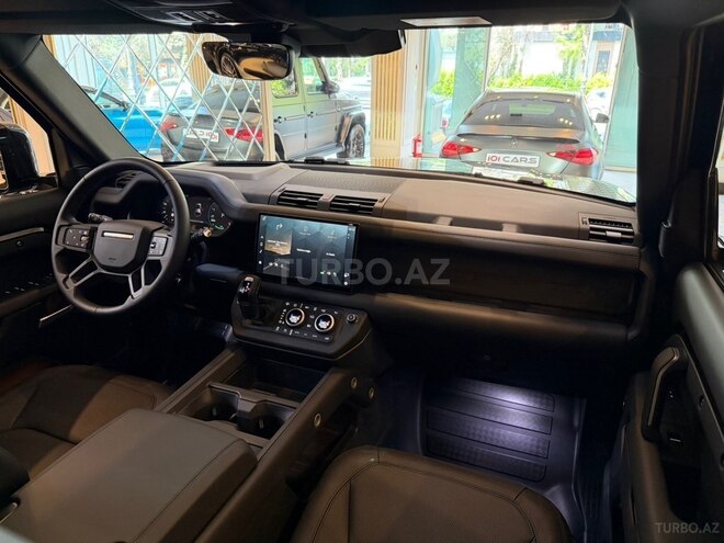 Land Rover Defender-10