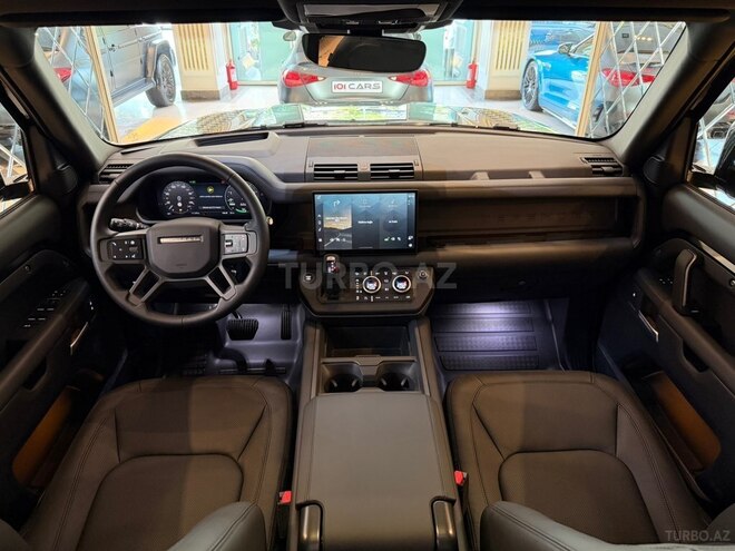 Land Rover Defender-9