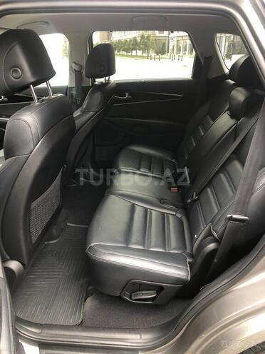 Kia Sorento-11