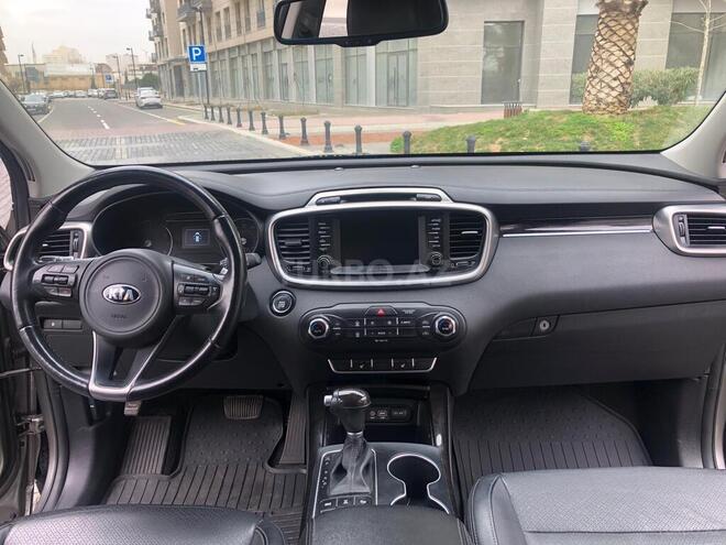 Kia Sorento-8