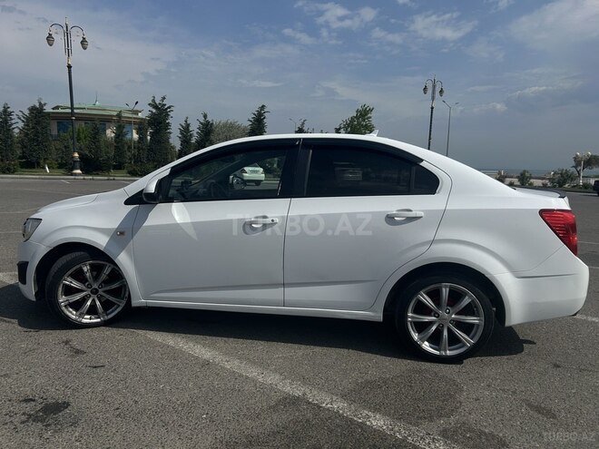 Chevrolet Aveo-7