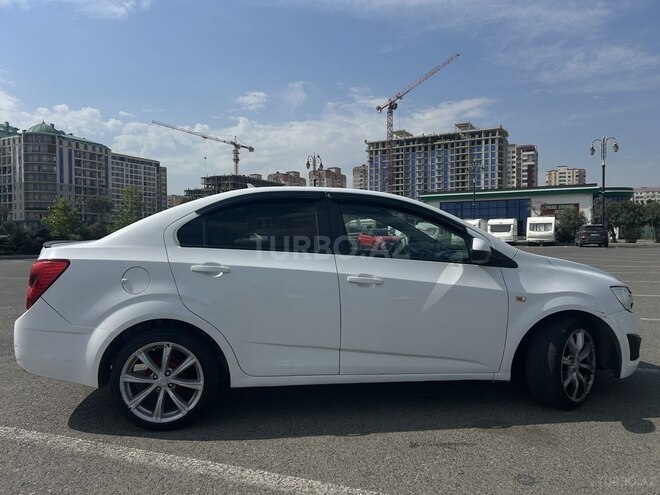 Chevrolet Aveo-5