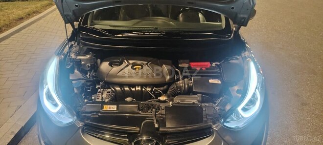 Hyundai Elantra-5