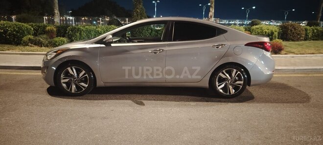 Hyundai Elantra-7
