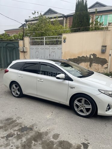 Toyota Auris-4