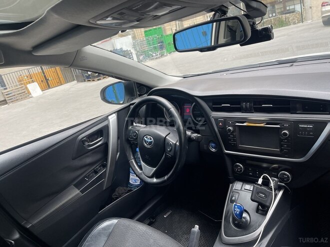 Toyota Auris-5