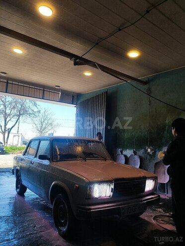 LADA (VAZ) 2107-1