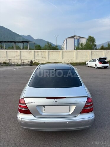 Mercedes E 240-4
