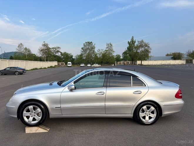 Mercedes E 240-5