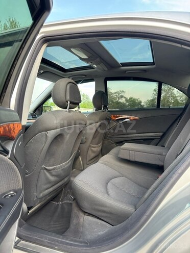 Mercedes E 240-10