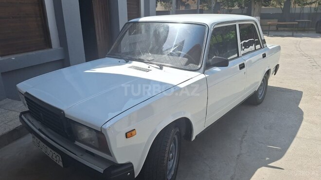 LADA (VAZ) 2107-2