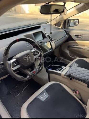Toyota Prius-3