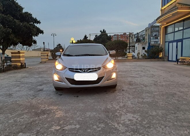 Hyundai Elantra-3