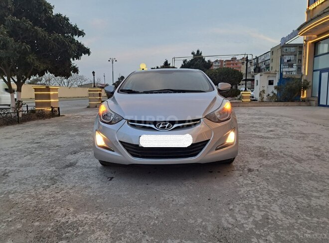 Hyundai Elantra-2