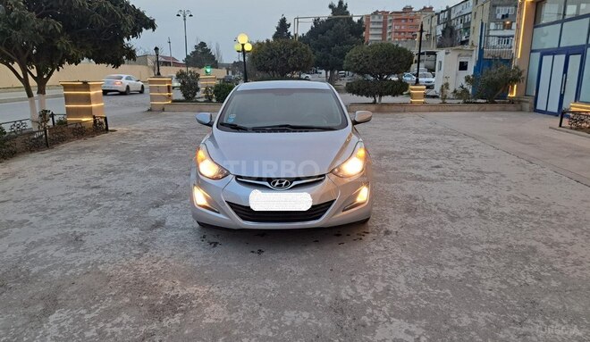 Hyundai Elantra-1