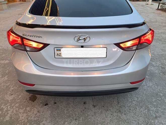 Hyundai Elantra-5
