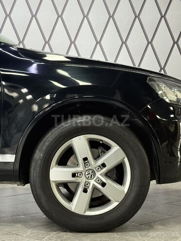 Volkswagen Touareg-12
