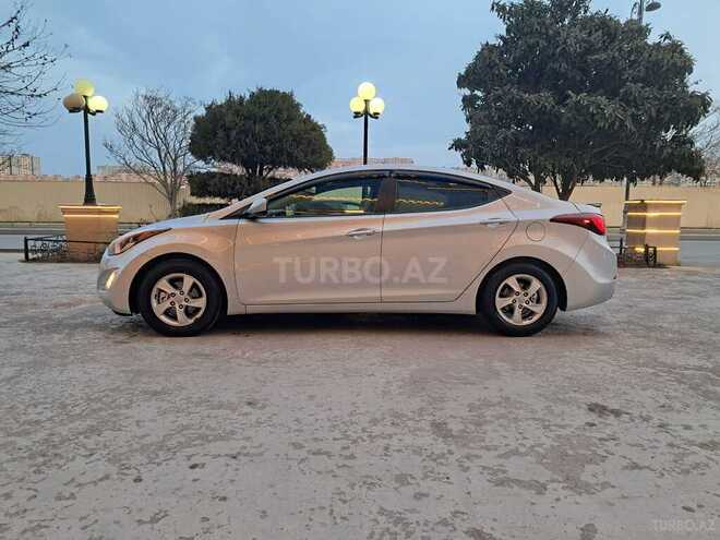 Hyundai Elantra-21