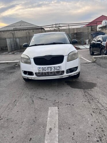 Skoda Fabia-1