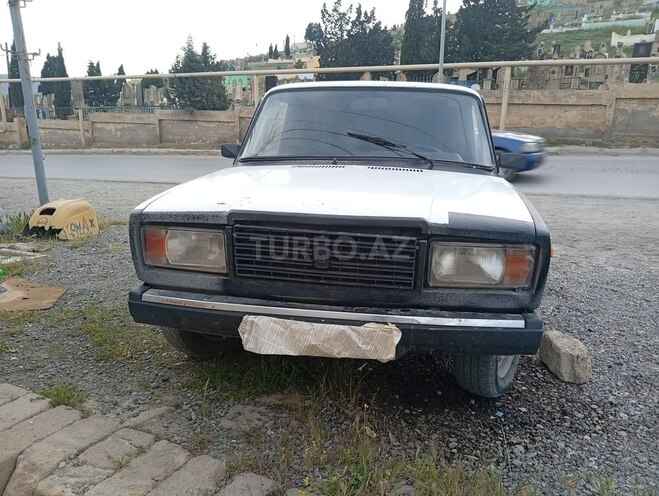LADA (VAZ) 2107-1
