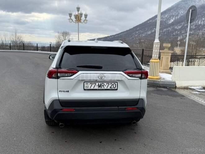 Toyota RAV4-5