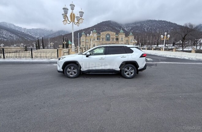 Toyota RAV4-4